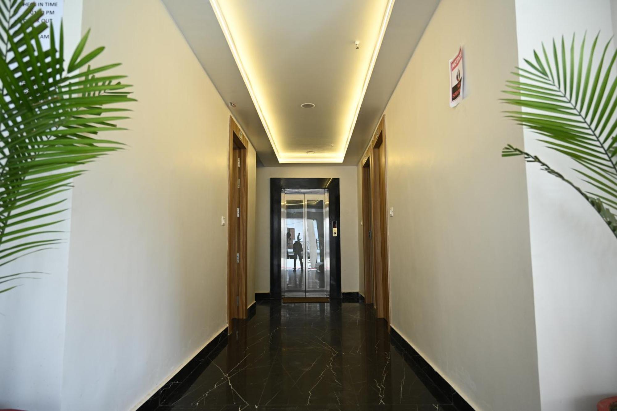 The Janki Hotel Ayodhya ภายนอก รูปภาพ