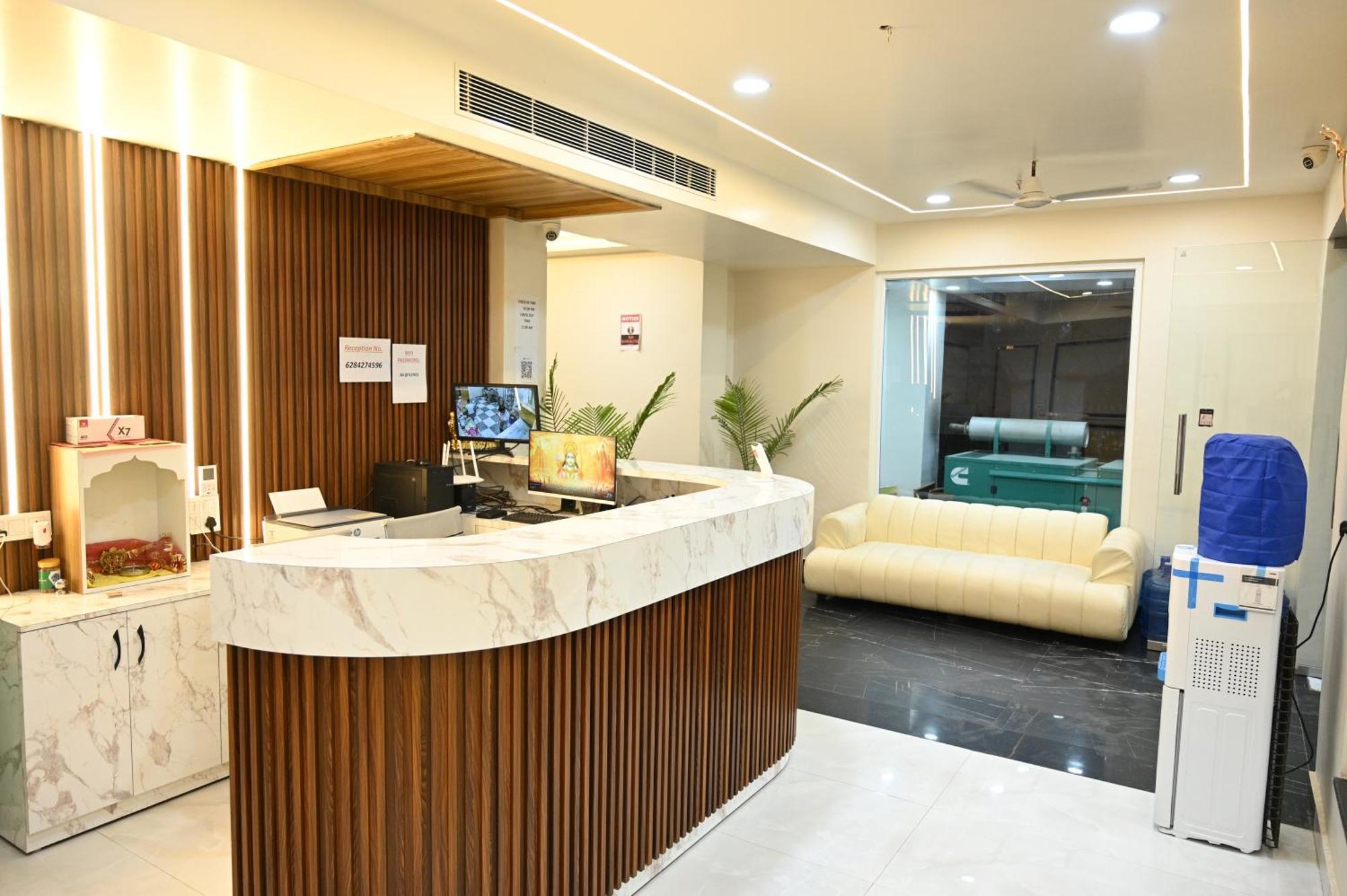 The Janki Hotel Ayodhya ภายนอก รูปภาพ