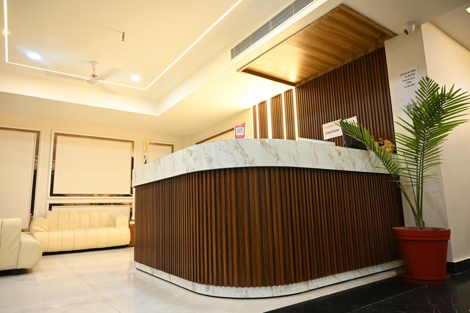 The Janki Hotel Ayodhya ภายนอก รูปภาพ