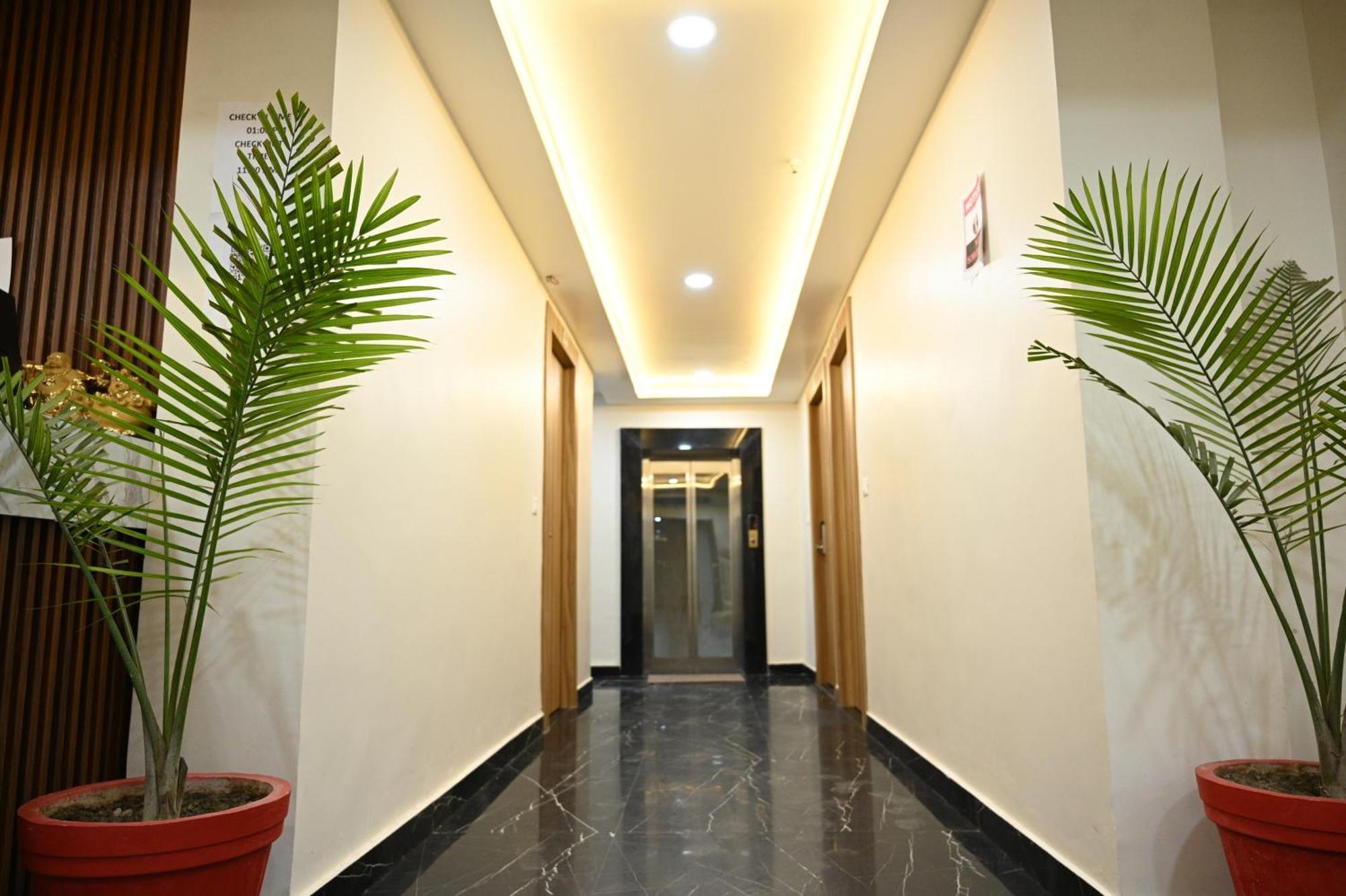 The Janki Hotel Ayodhya ภายนอก รูปภาพ