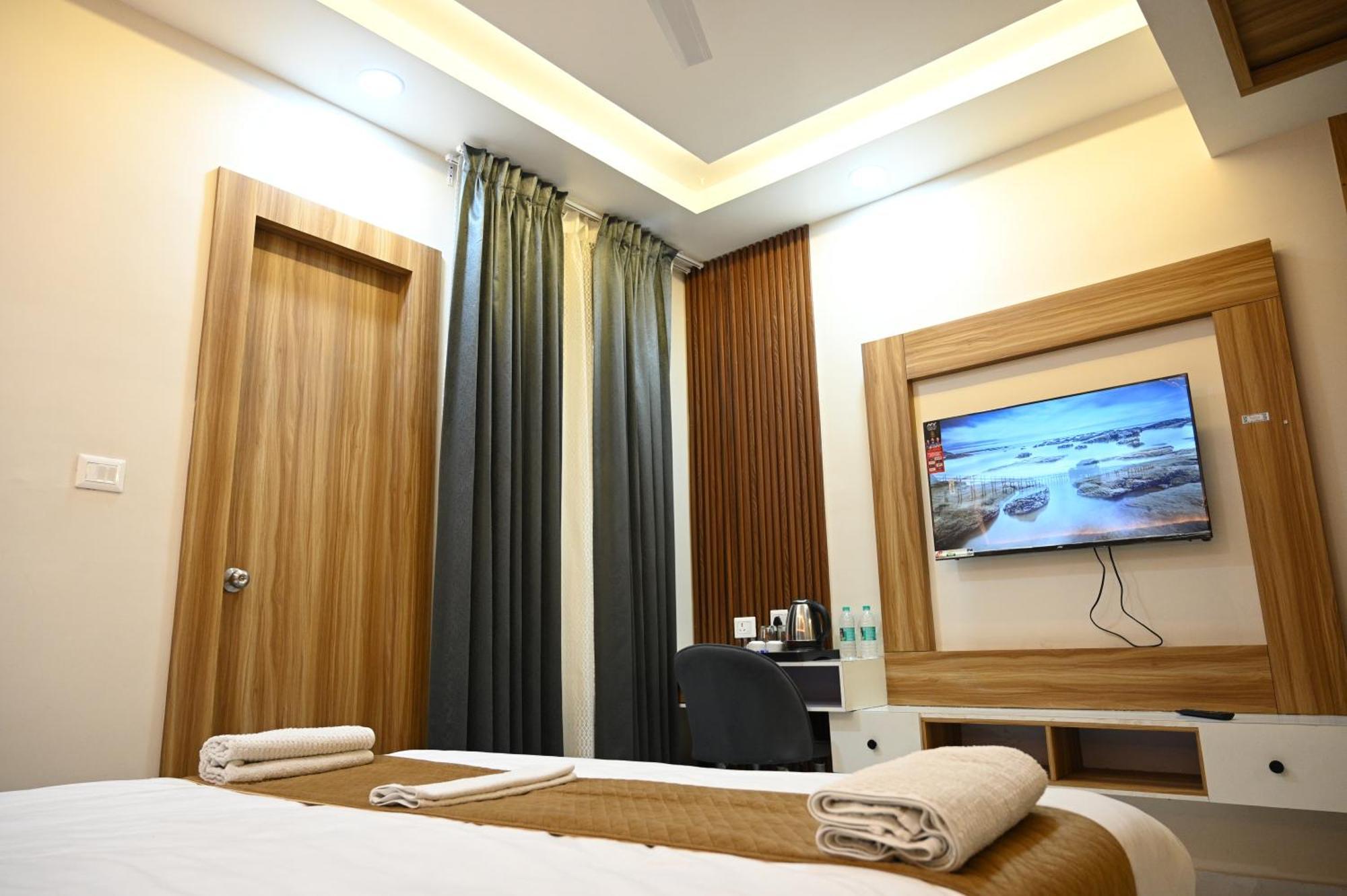 The Janki Hotel Ayodhya ภายนอก รูปภาพ